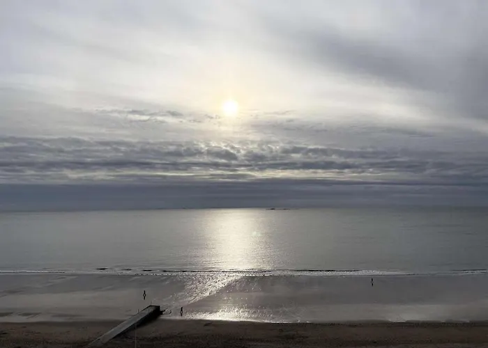Residence La Louisiane - La Baule - Immeuble En Vagues - Face Mer Mae-5181